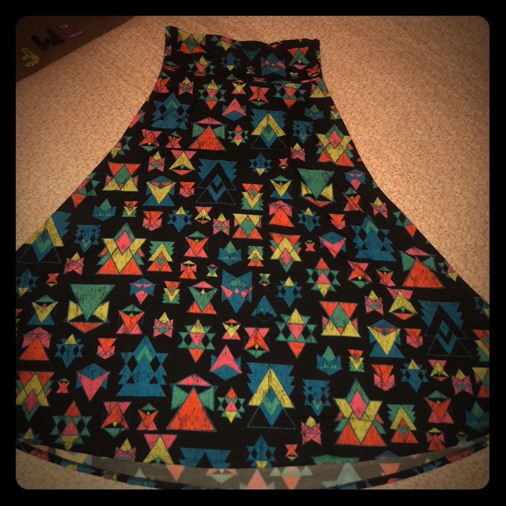 NWOT - Lularoe M Maxi Neon colors, Aztec Design